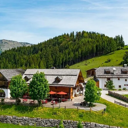 Dirndl Kammer * Абтенау