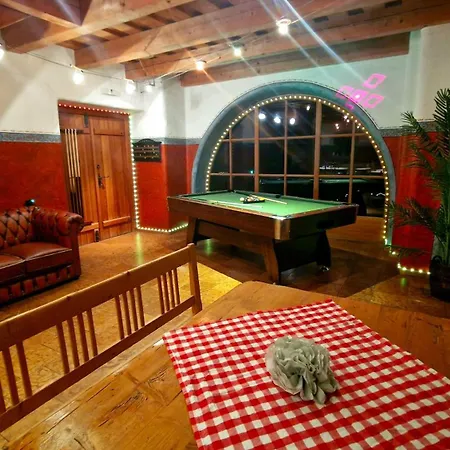 Dirndl Kammer Абтенау