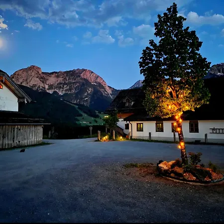 Dirndl Kammer Apartament